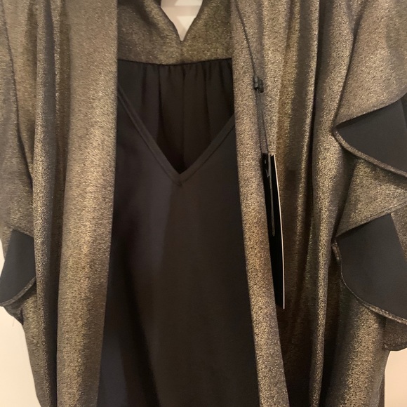 New/beautiful top from BCBG MAXAZRIA. - Picture 6 of 6